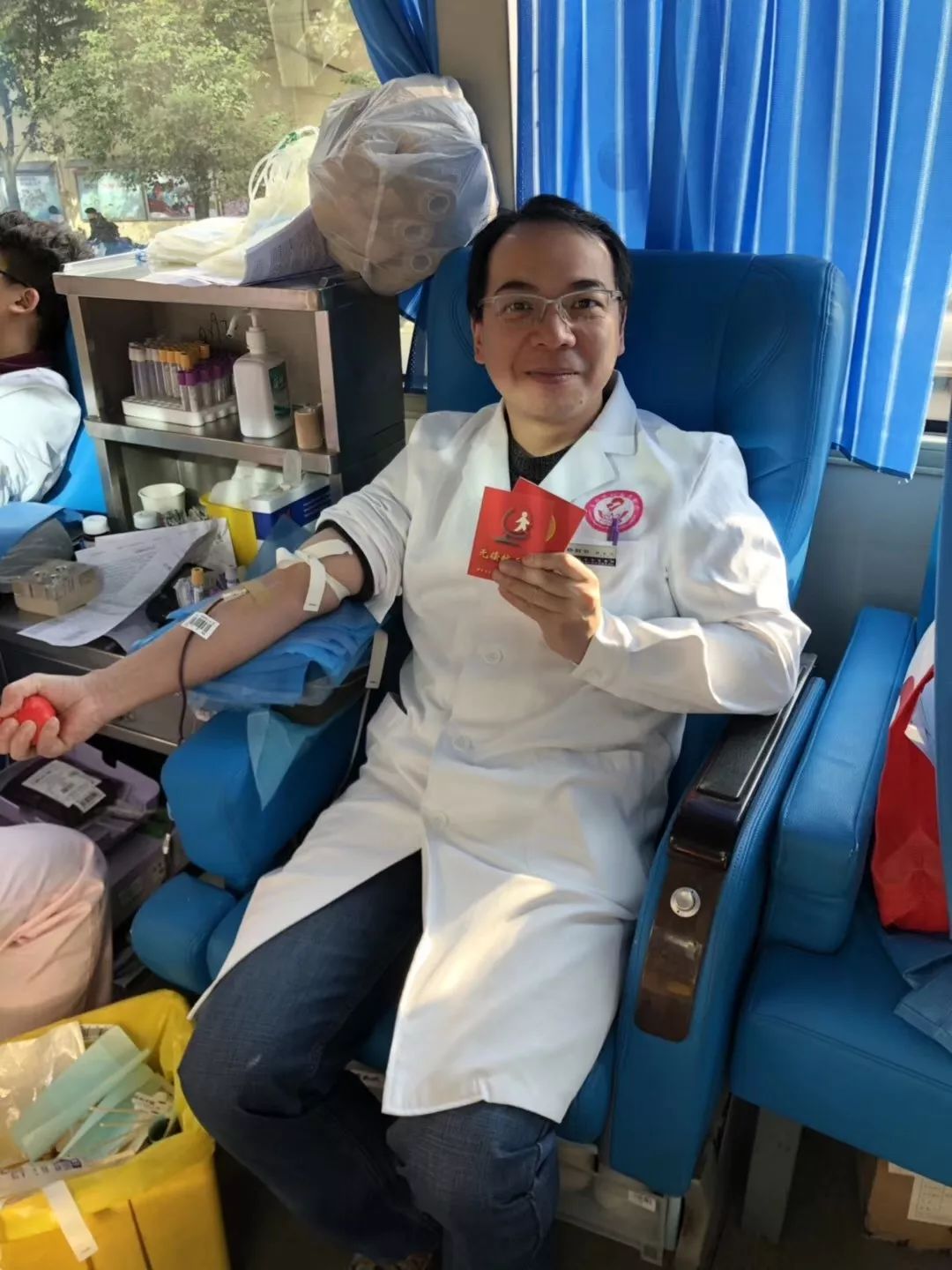 西安奕材获得发明专利授权：“一种机械手、机械手自动校准装置及方法”