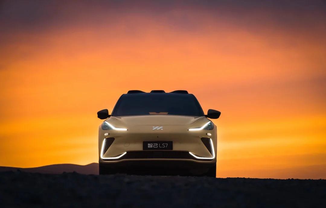智己汽车与阿联酋SMI达成战略合作，首推旗舰车型LS7中东版