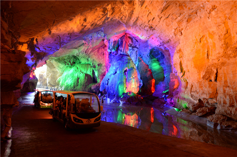 桂林旅游去年亏损超2亿元:主营业务承压,不良资产包袱沉重,资产减值成“业绩黑洞”