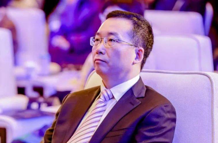 科润股份：总经理聂晓霖女士递交辞职报告