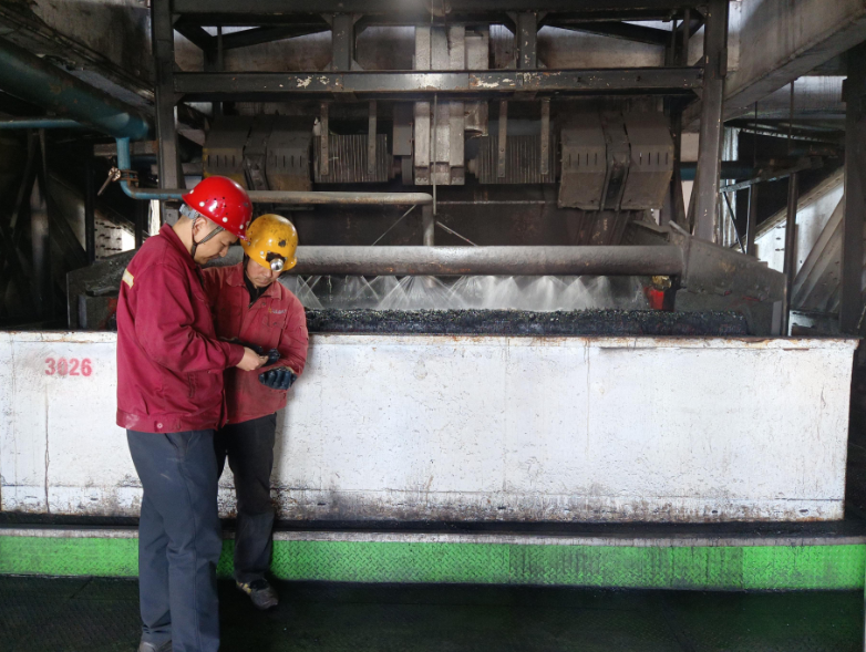 冀中能源:因工作人员失误,前次回复时股东人数错误