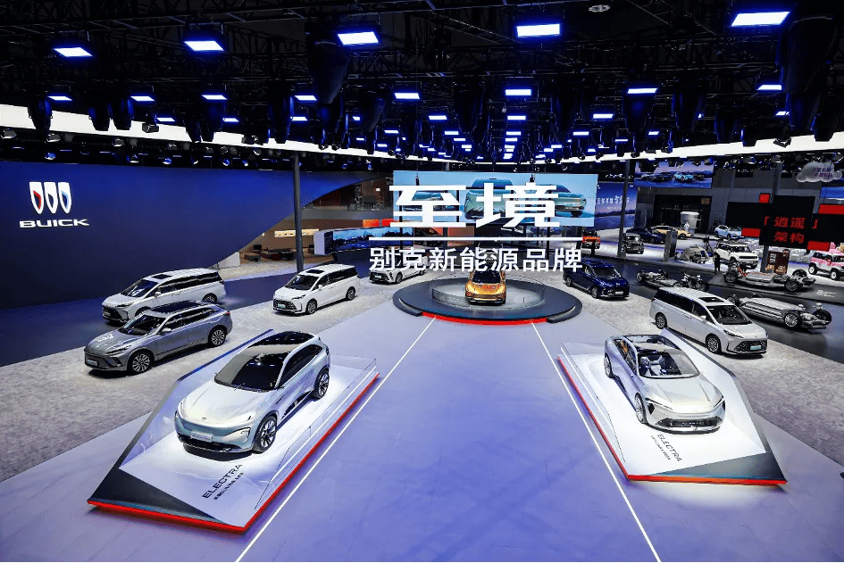 车展观察｜辅助驾驶宣传紧急“熄火”：车企又改PPT又改口