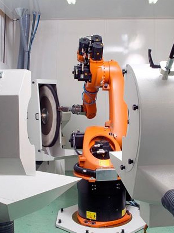 上海车展前瞻技术:星星充电Armstrong全自动机械臂充电系统正式发布