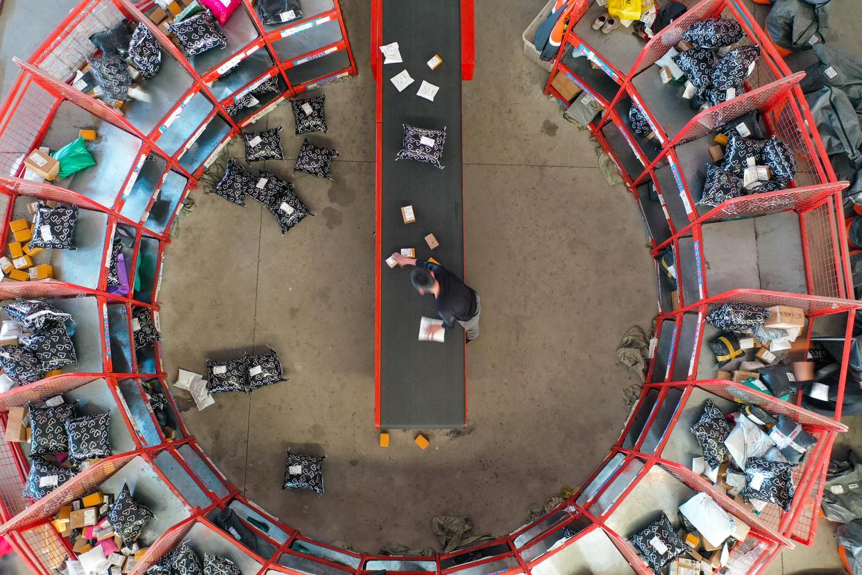 海欣食品:公司2025年正在通过多元化渠道布局提升品牌曝光度,并优化产品结构以满足消费者多元化需求