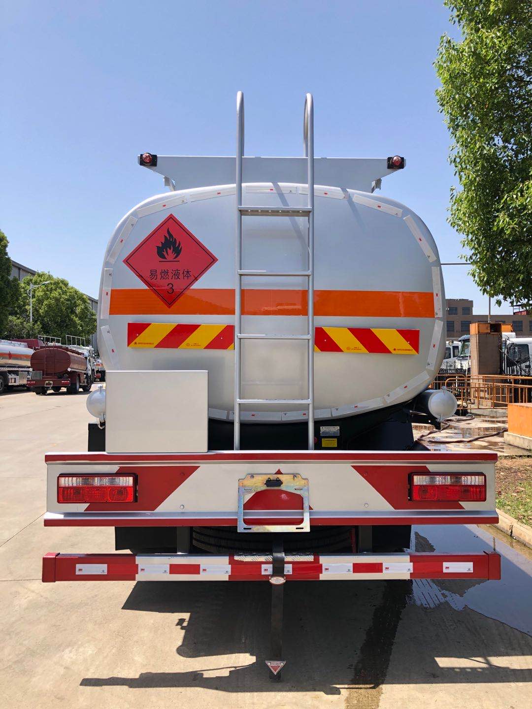 泸州老窖获得实用新型专利授权：“一种防止罐体溢流的呼吸阀装置”