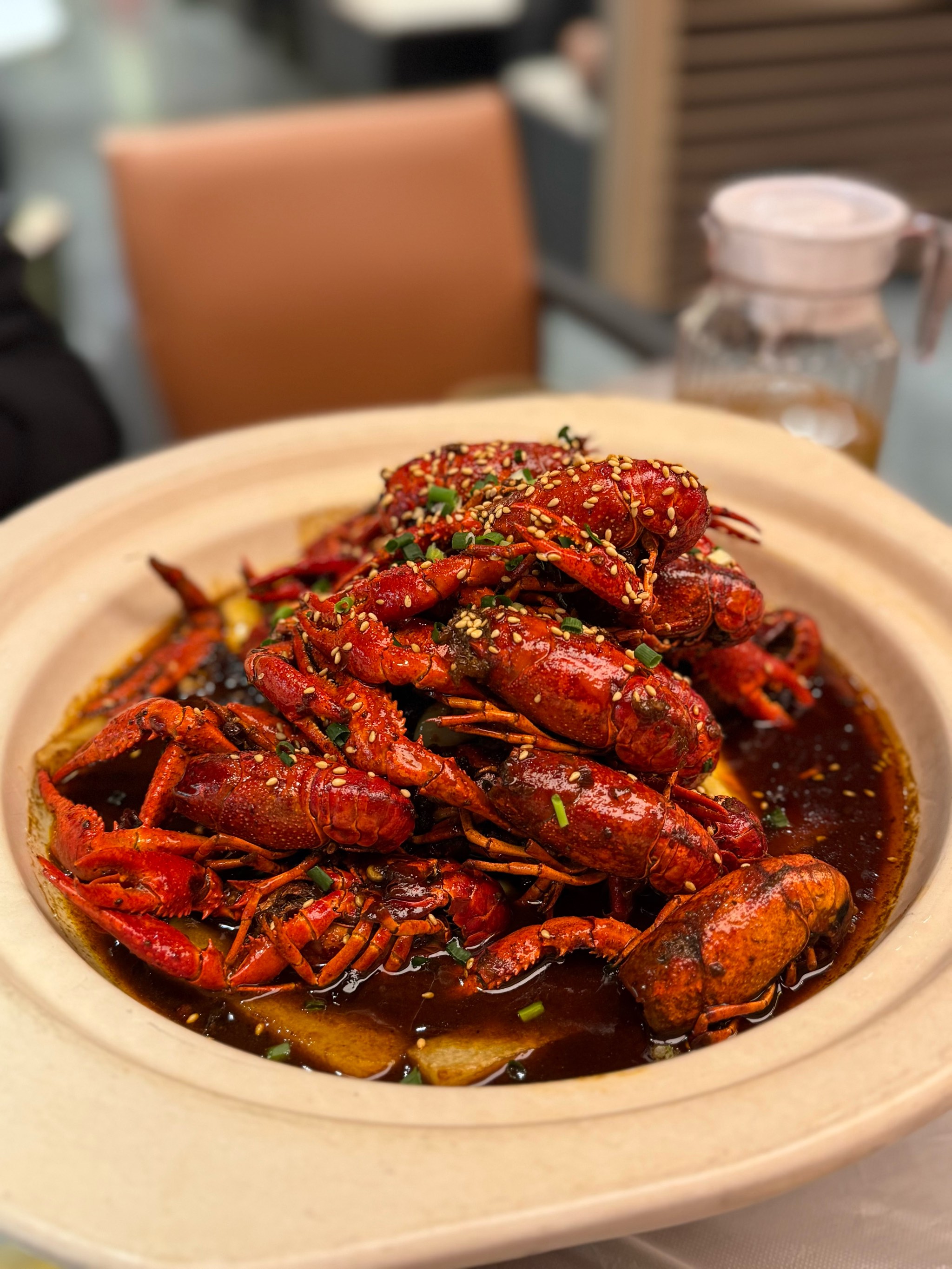 从油焖大虾到即食零食：良品铺子与“虾皇” 签订战略合作协议