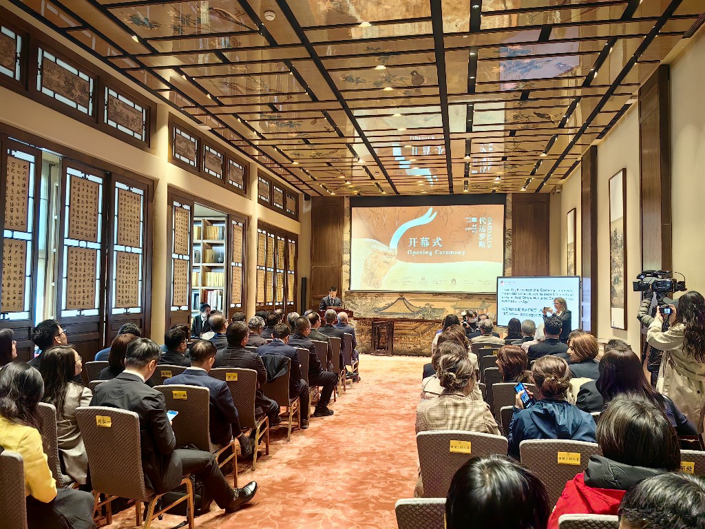 “重现”代达罗斯迷宫：与希腊克里特岛神话相遇｜观展