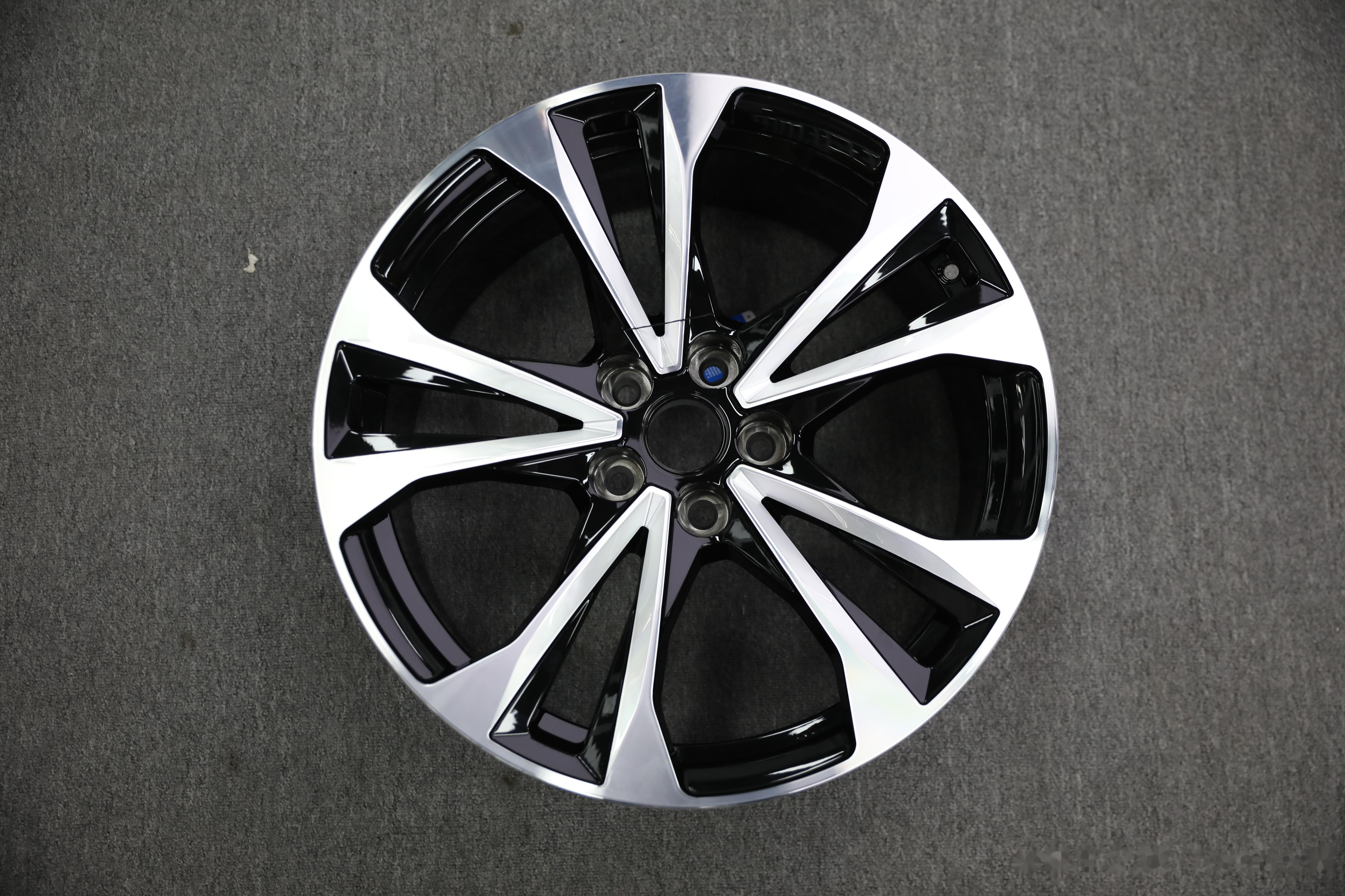 宏鑫科技获得实用新型专利授权：“一种乘用车铝轮毂锻造模具”