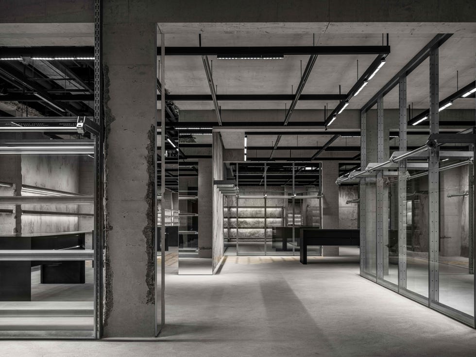 巴黎世家北京旗舰启幕 全球最大空间重塑奢华零售体验