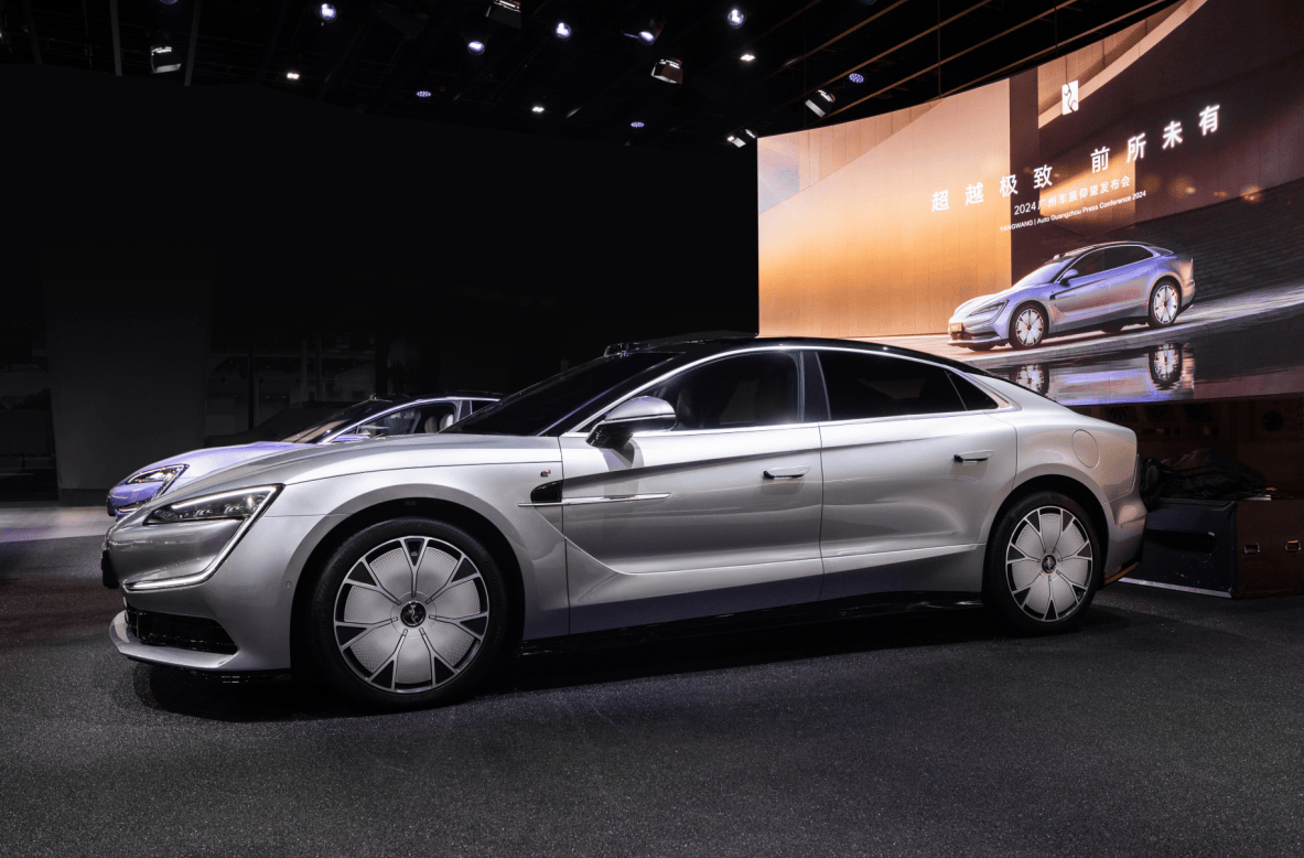 仰望U7 首批客户车下线