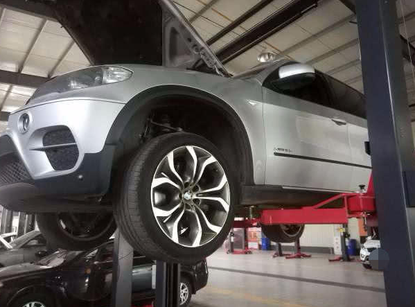 宝马“算账”优先