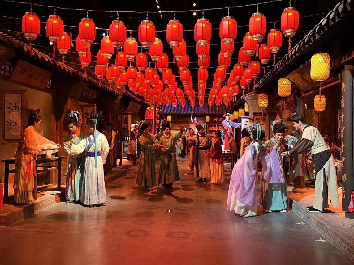 湖南省博6月新展：湖湘文化与叶锦添新东方美学的时空重构