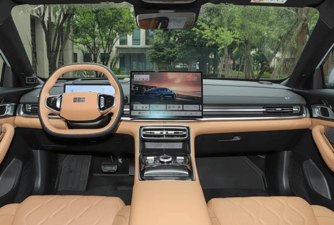 吉利银河A7用回传统门把手，汽车业开始抛弃“伪创新”