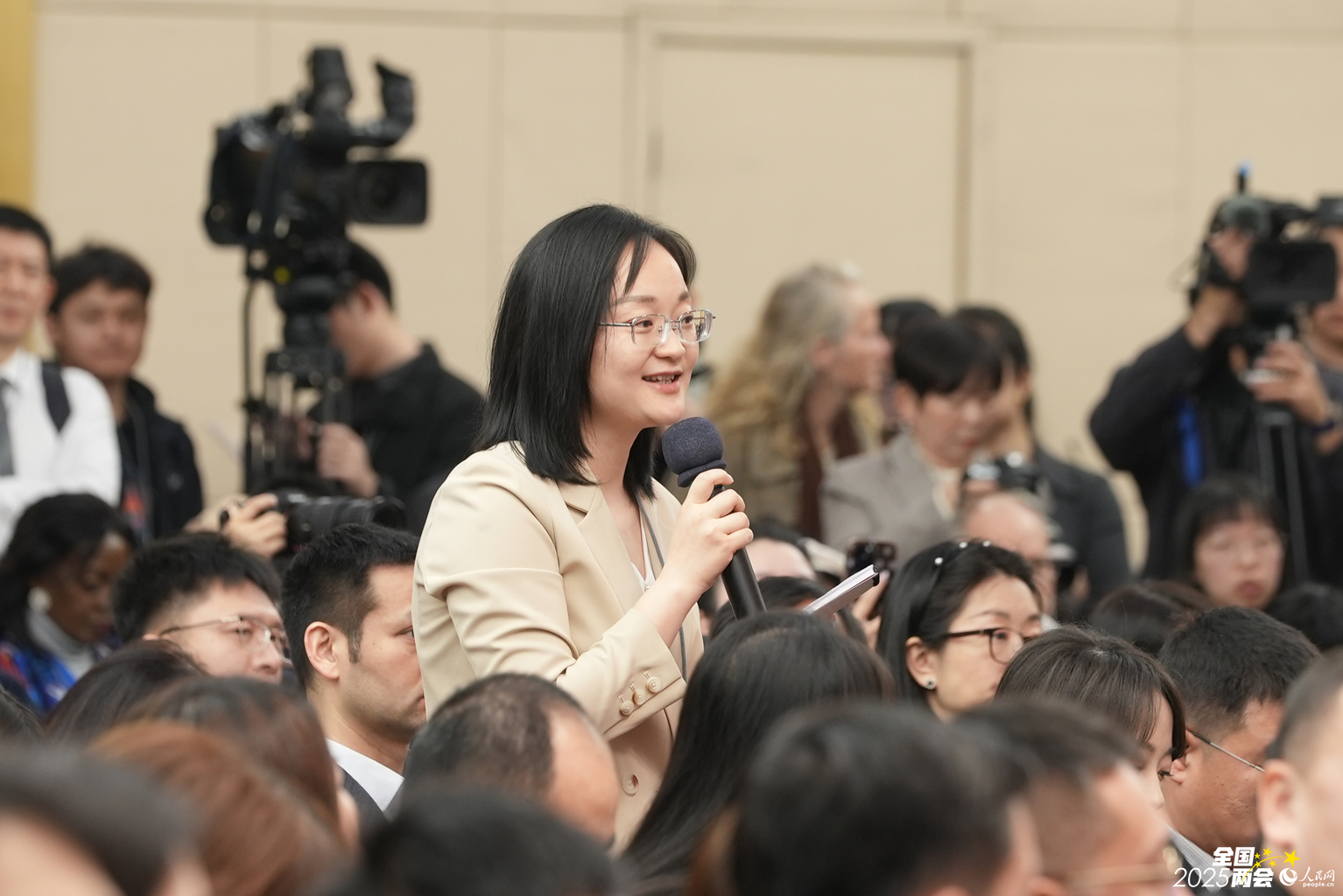 今日看点｜十四届全国人大常委会第十六次会议将举行；2025夏季达沃斯论坛将举行