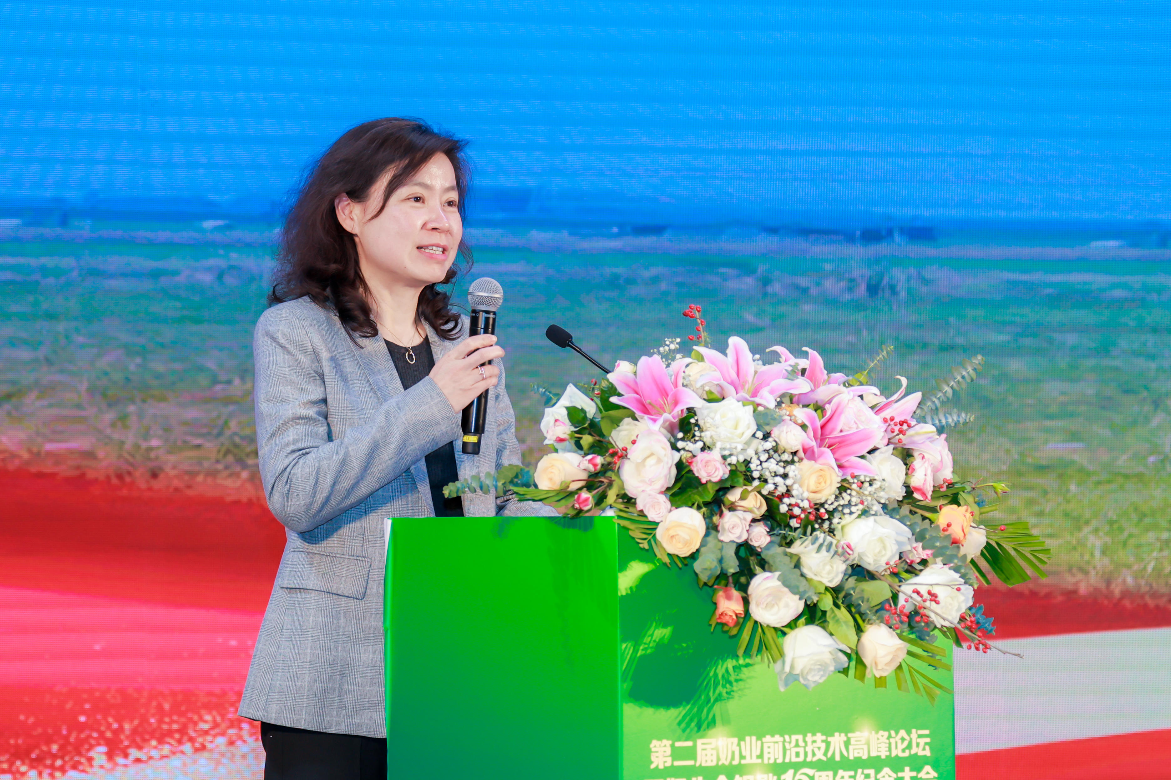 农业农村部召开座谈会：千方百计抓好奶业纾困 全力以赴推动奶业高质量发展