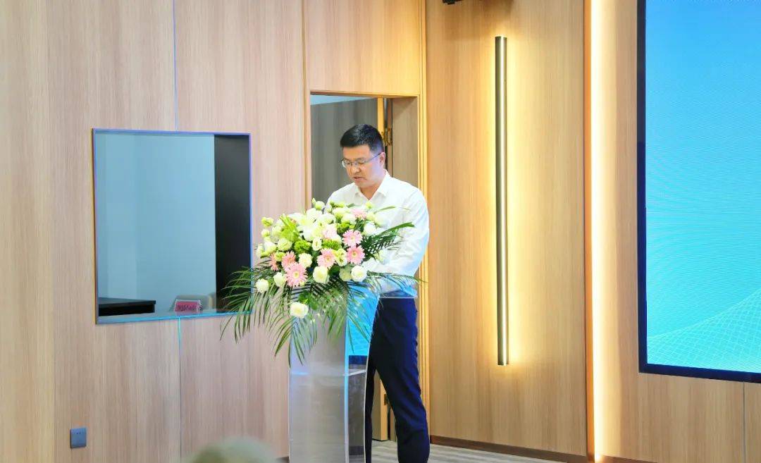 宜通世纪：公司战略以通信服务为主线其它业务协同发展