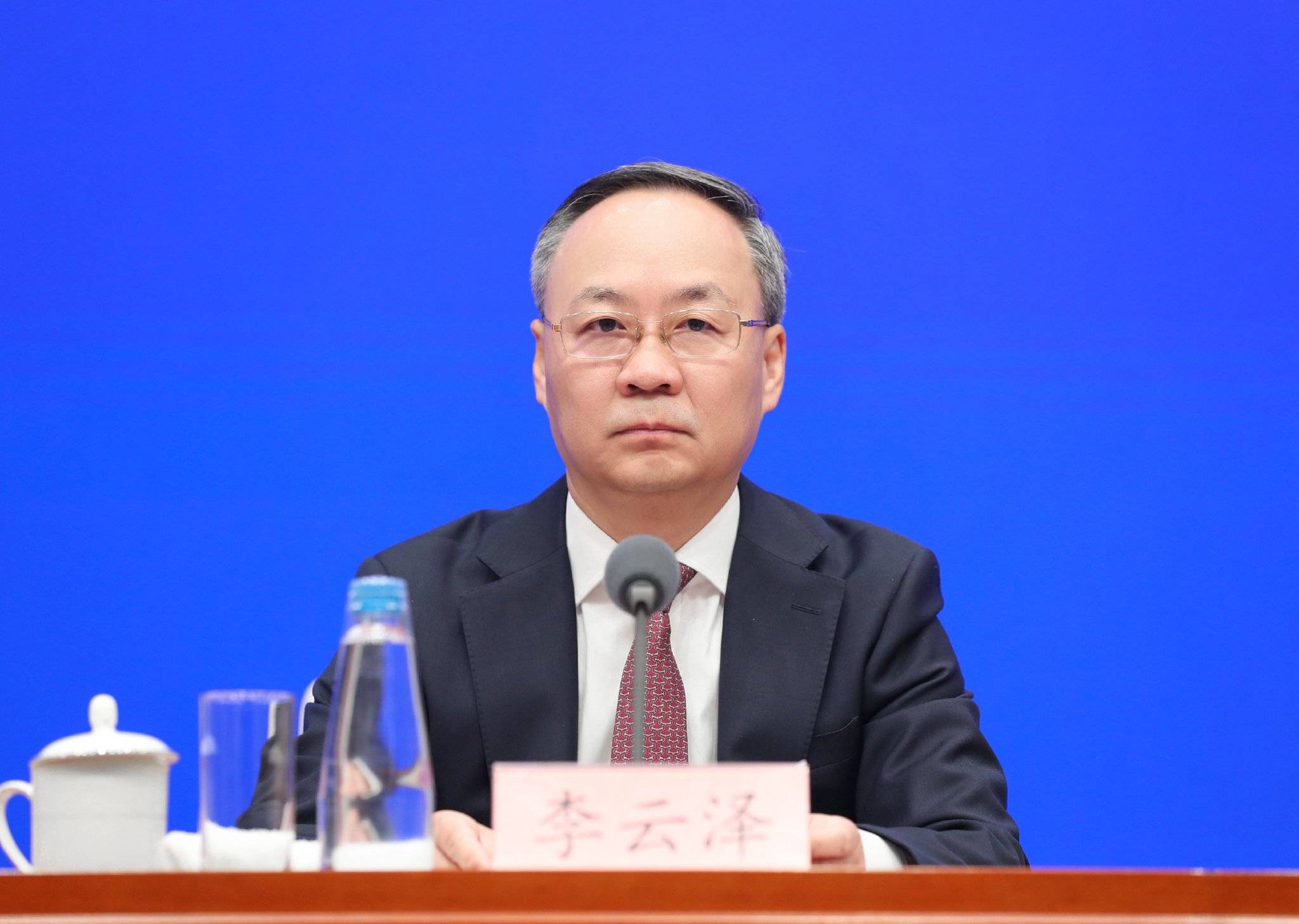 今日看点｜国新办将举行新闻发布会，介绍2025年上半年金融统计数据情况