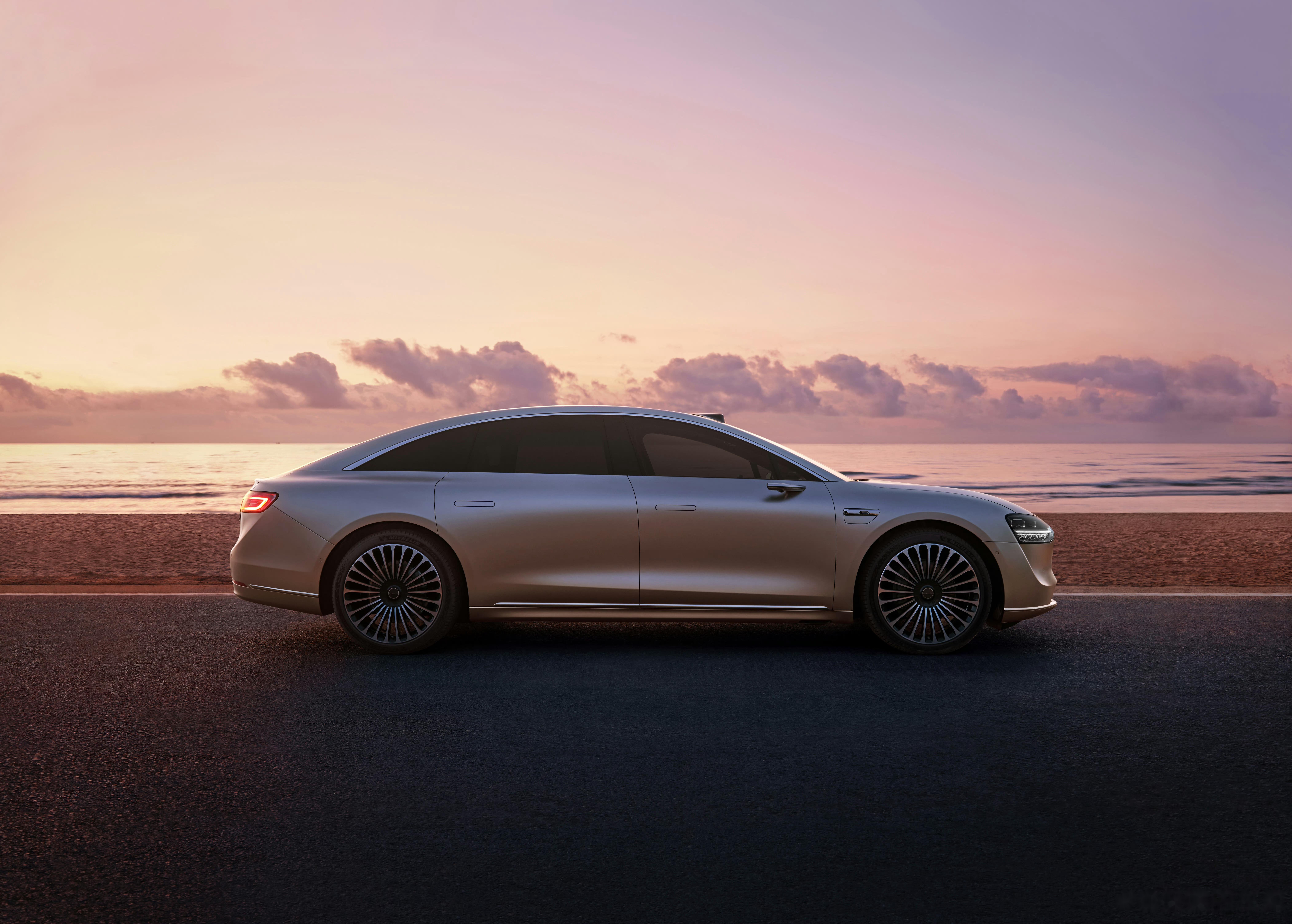 享界走向独立：华为放权，北汽加码