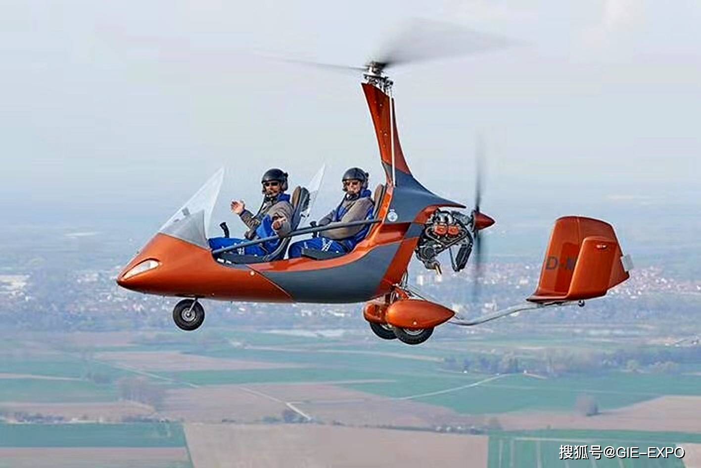 中信海直统筹协调完成全球首次2吨级eVTOL海洋石油平台飞行