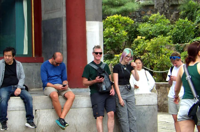 移民管理局：上半年免签入境外国人1364万人次 同比上升53.9%