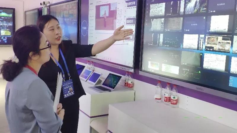 视源股份公布国际专利申请：“升降讲台”