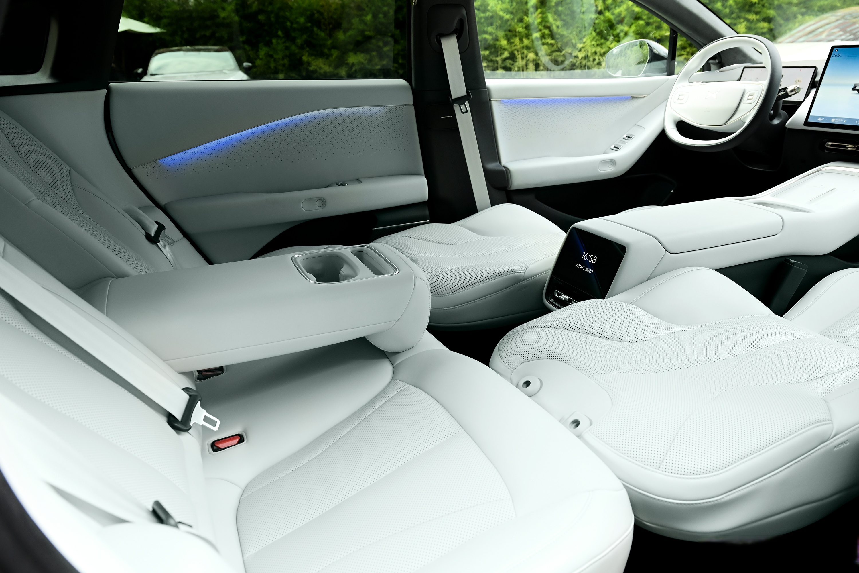 小鹏汽车再逐高端梦：新P7欲当20万以上新能源轿车前三