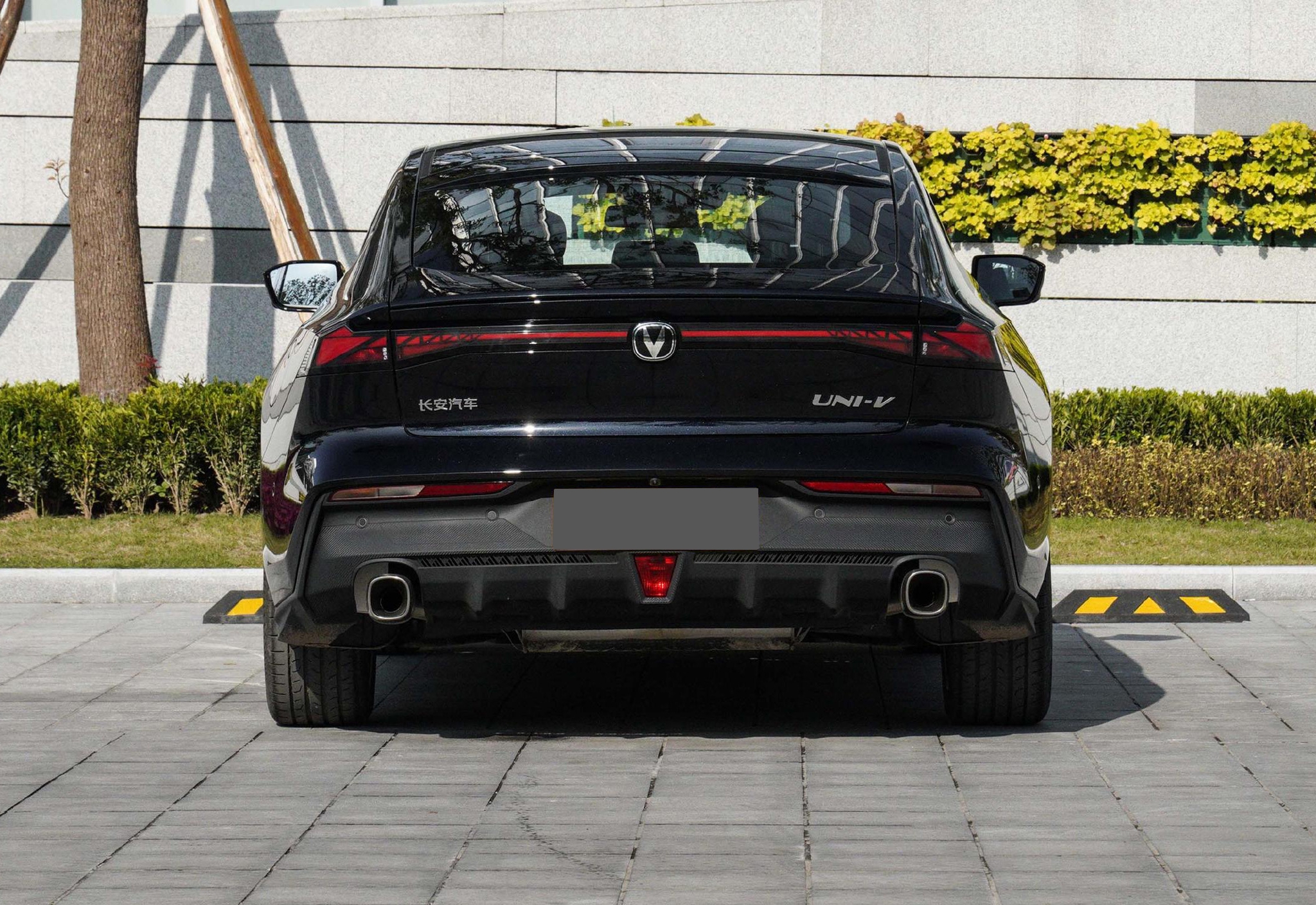 “新长安”坚持油电全域动力，第三代UNI-V再战燃油轿跑市场