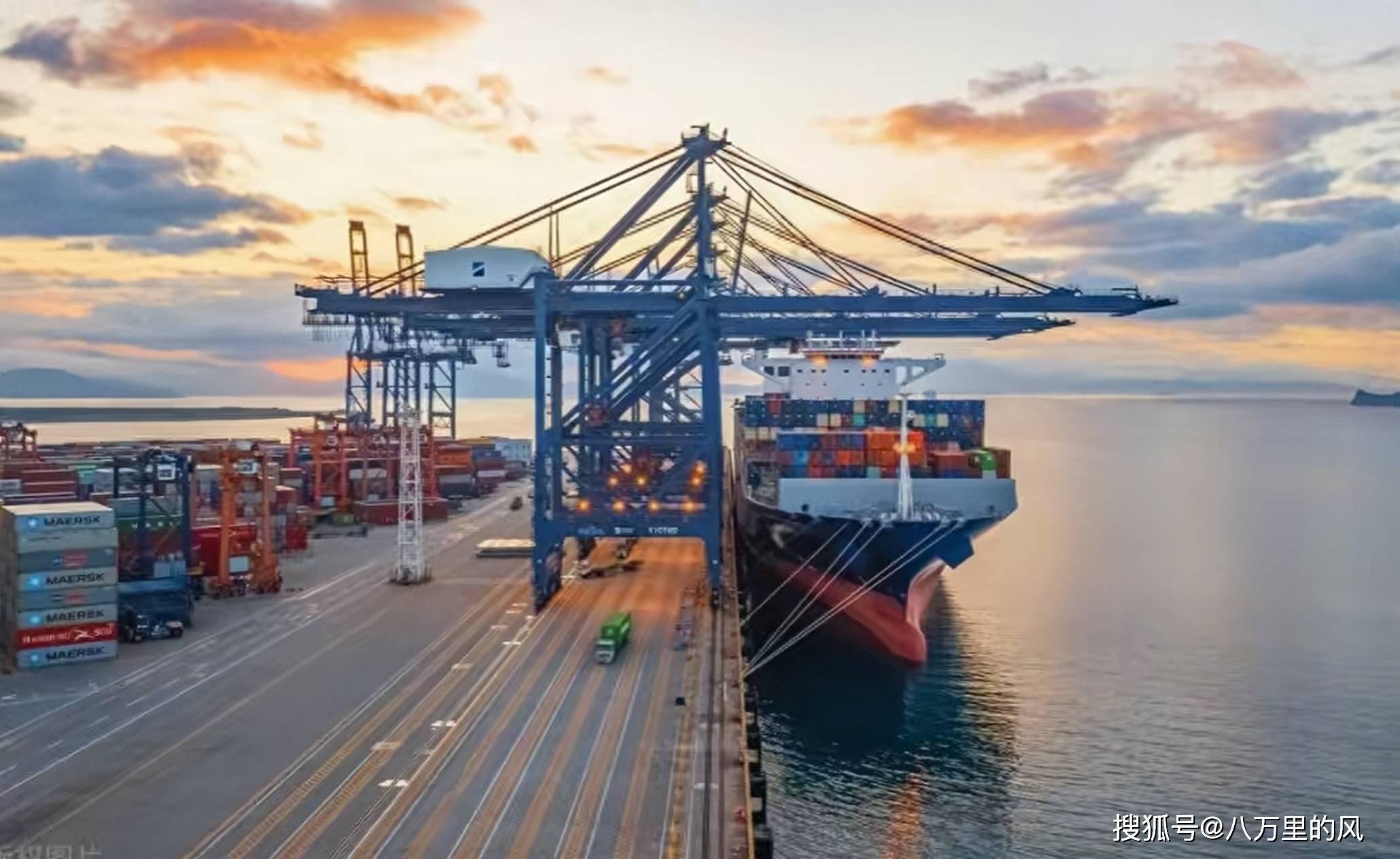 沪鸽口腔二次递表港交所 国际扩张与关税风险博弈