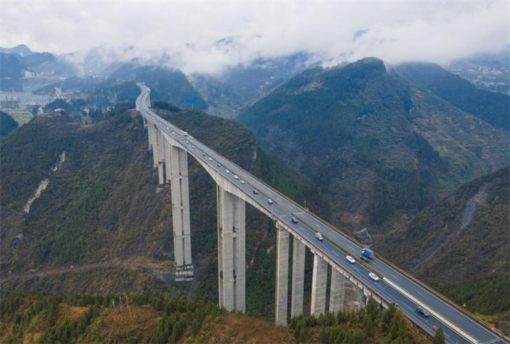 招商公路：宋嵘任董事长