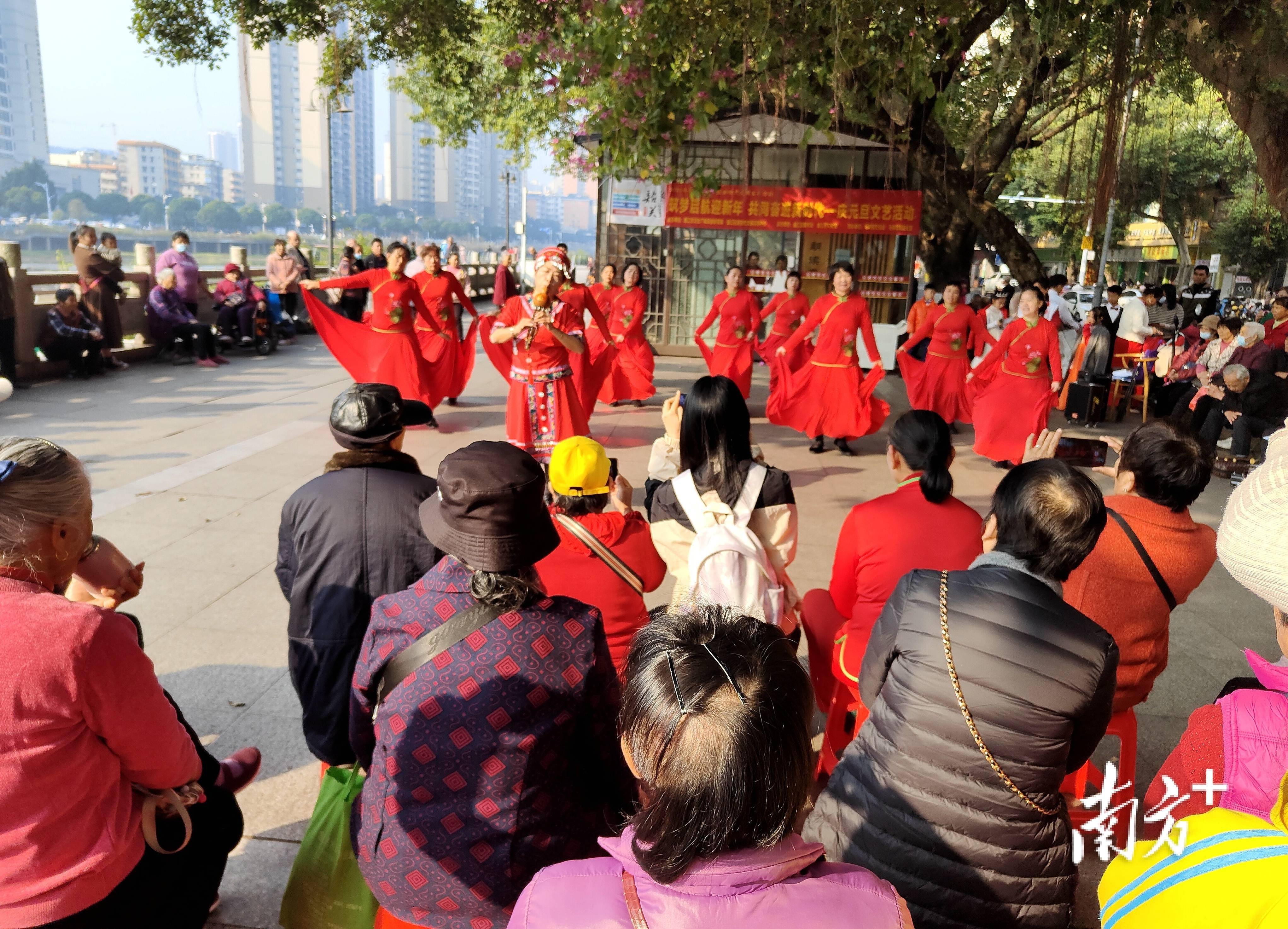 曲江文旅控股子公司无锡汇跑涉嫌违法公开募捐