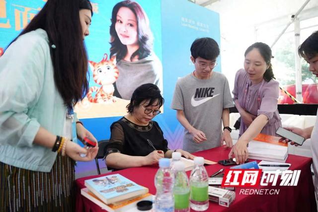 那些亮相上海书展的书和人