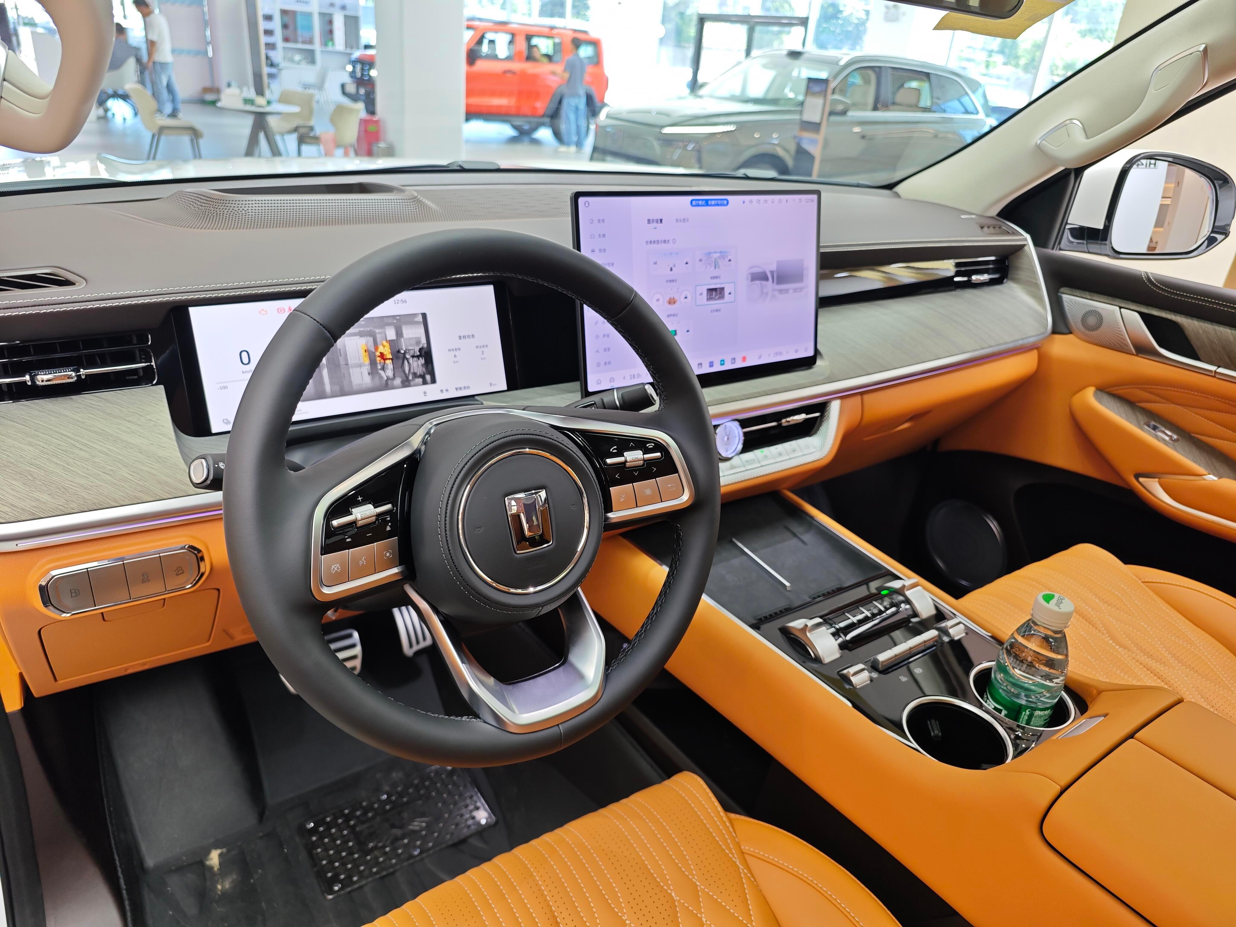 新款坦克500正式上市，售价33.5万起