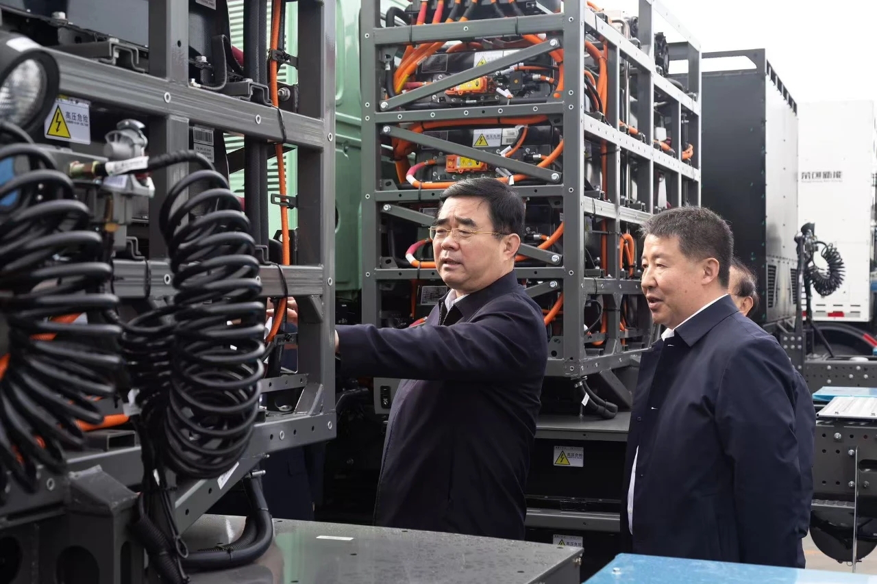 中国重汽2025年上半年业绩双增 折射商用车市场进入复苏通道