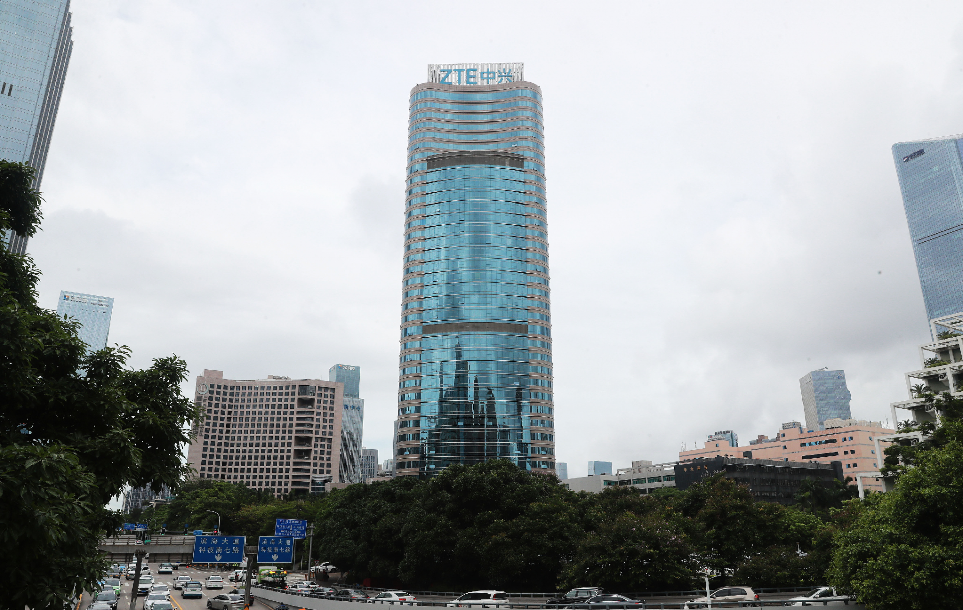 中兴通讯：AI驱动上半年营收同比增长14.5%