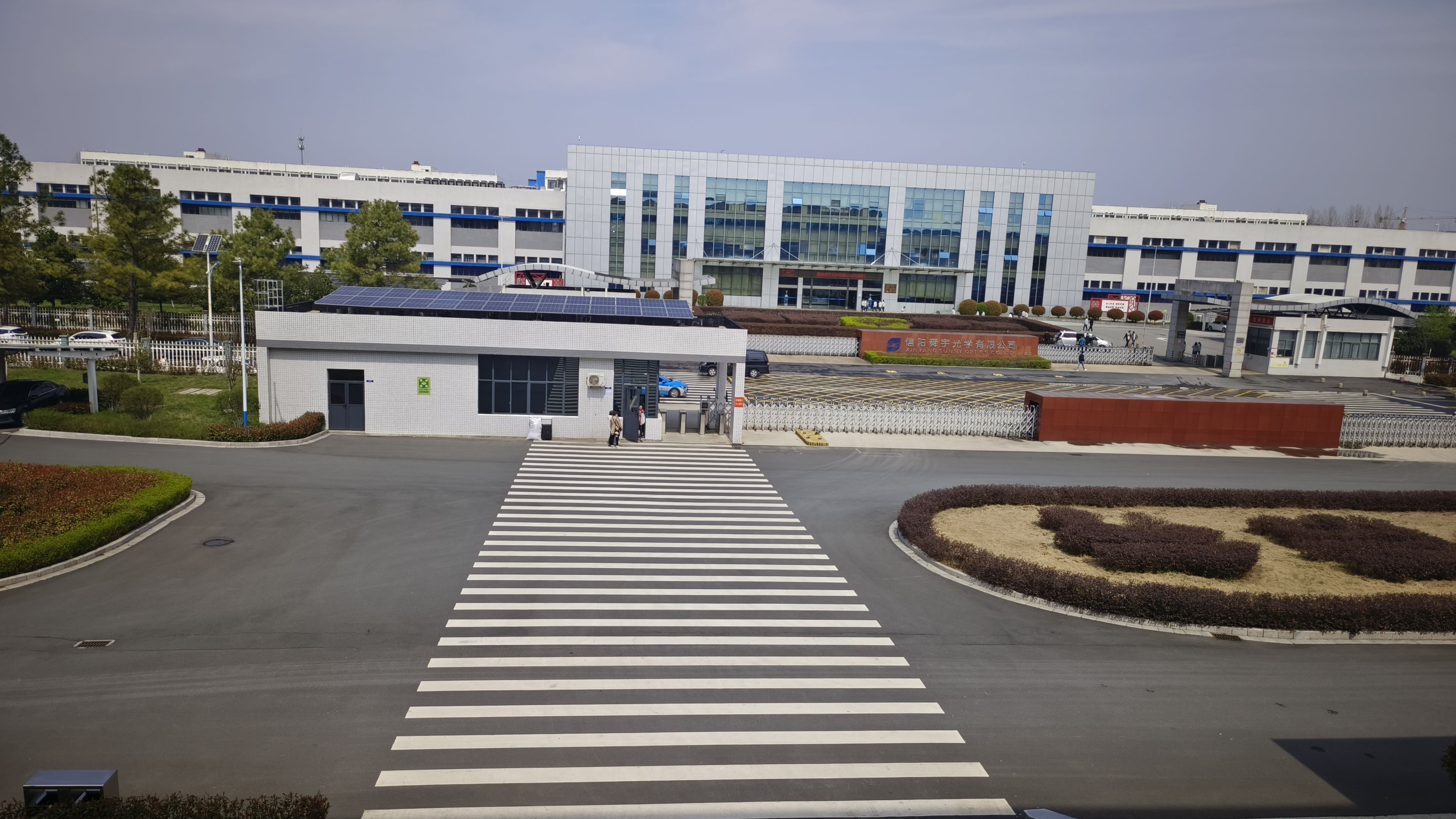 舜宇光学转型“汽车+AI”：高增长背后的机会与隐忧