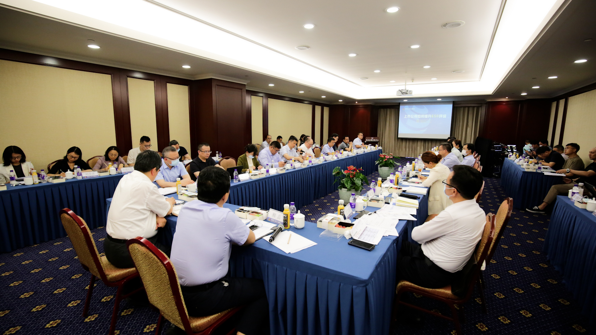 中上协：上半年上市公司营收35.01万亿元 科技叙事主线愈发鲜明