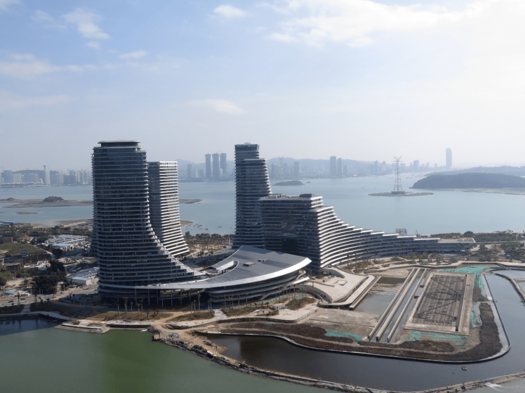 青岛海发国贸揭牌，加速国际航运中心建设