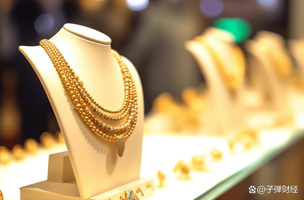 港股运动鞋服四巨头：营收普增利润分化 折扣战致毛利率承压