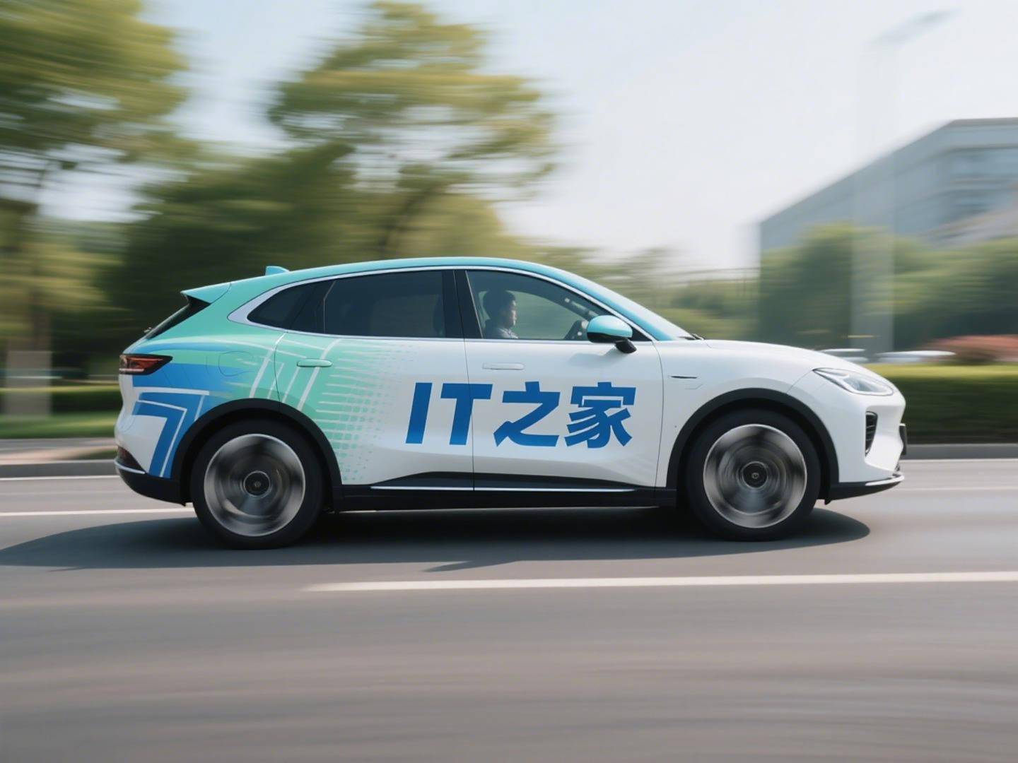 中国汽车工业协会：今年1至8月 我国汽车产销量首次双超2000万辆