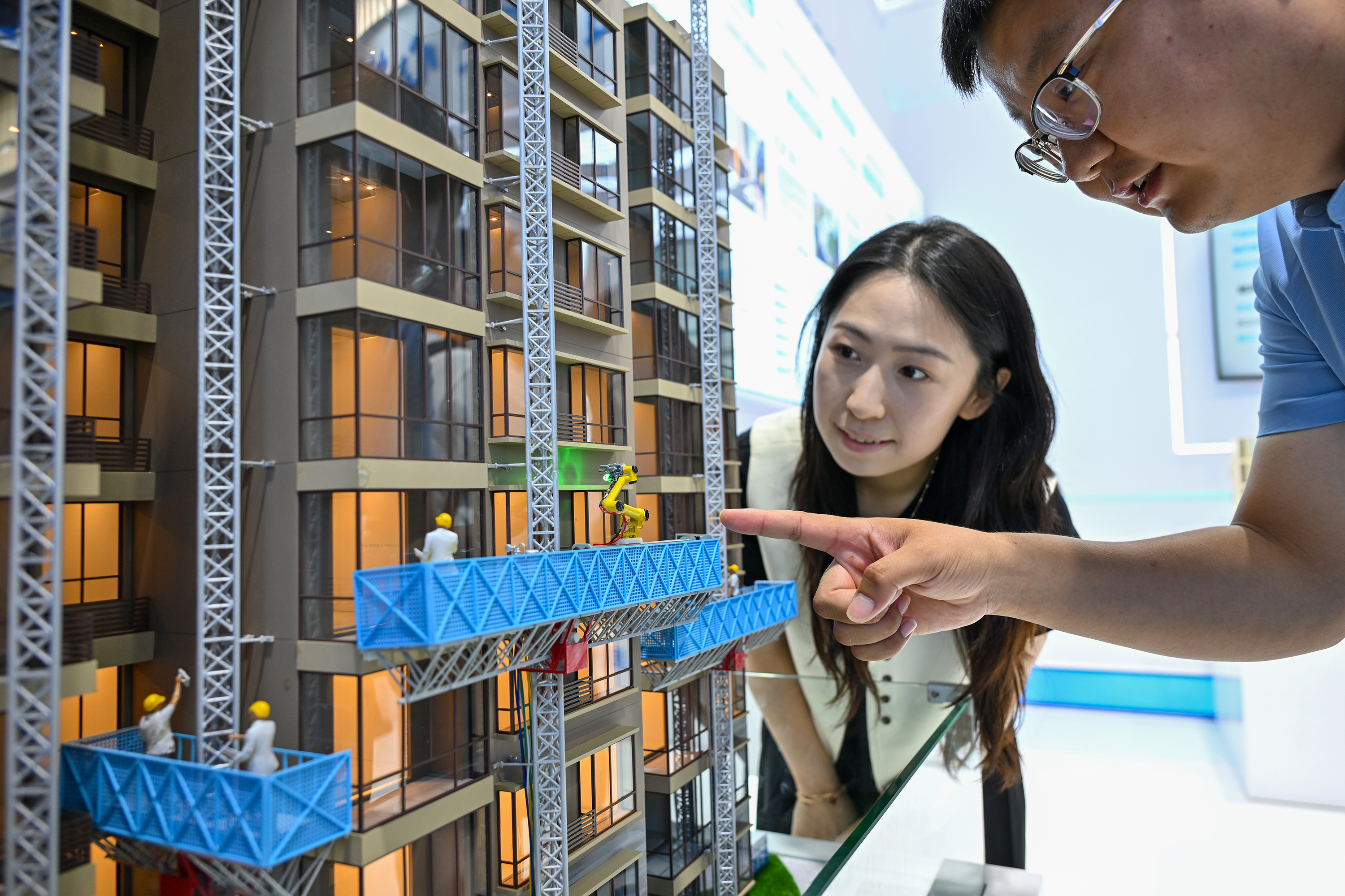 2025北京服贸会 | 全球总部经济面临数字转型压力