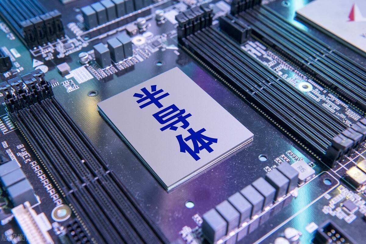 聚灿光电：公司主要产品为全色系LED外延片、芯片