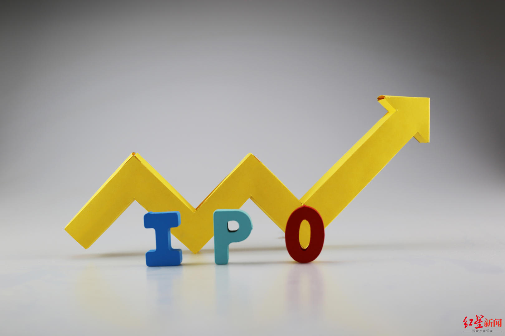 盈利能力波动剧烈 龙大强夫妇持股过半 中润光能再次闯关IPO