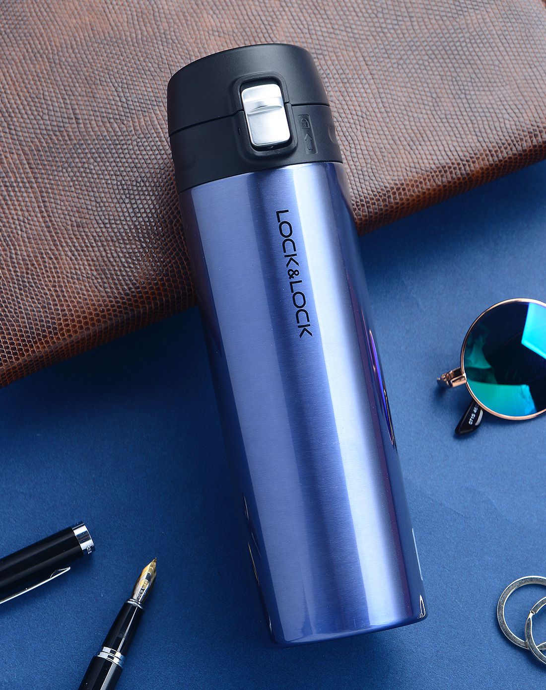 巨星科技获得外观设计专利授权：“水杯（弹跳盖）”