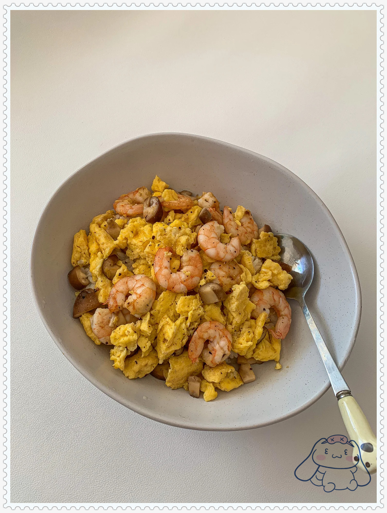 虾仁炒蛋被紧急撤换：校园餐要经得起审视