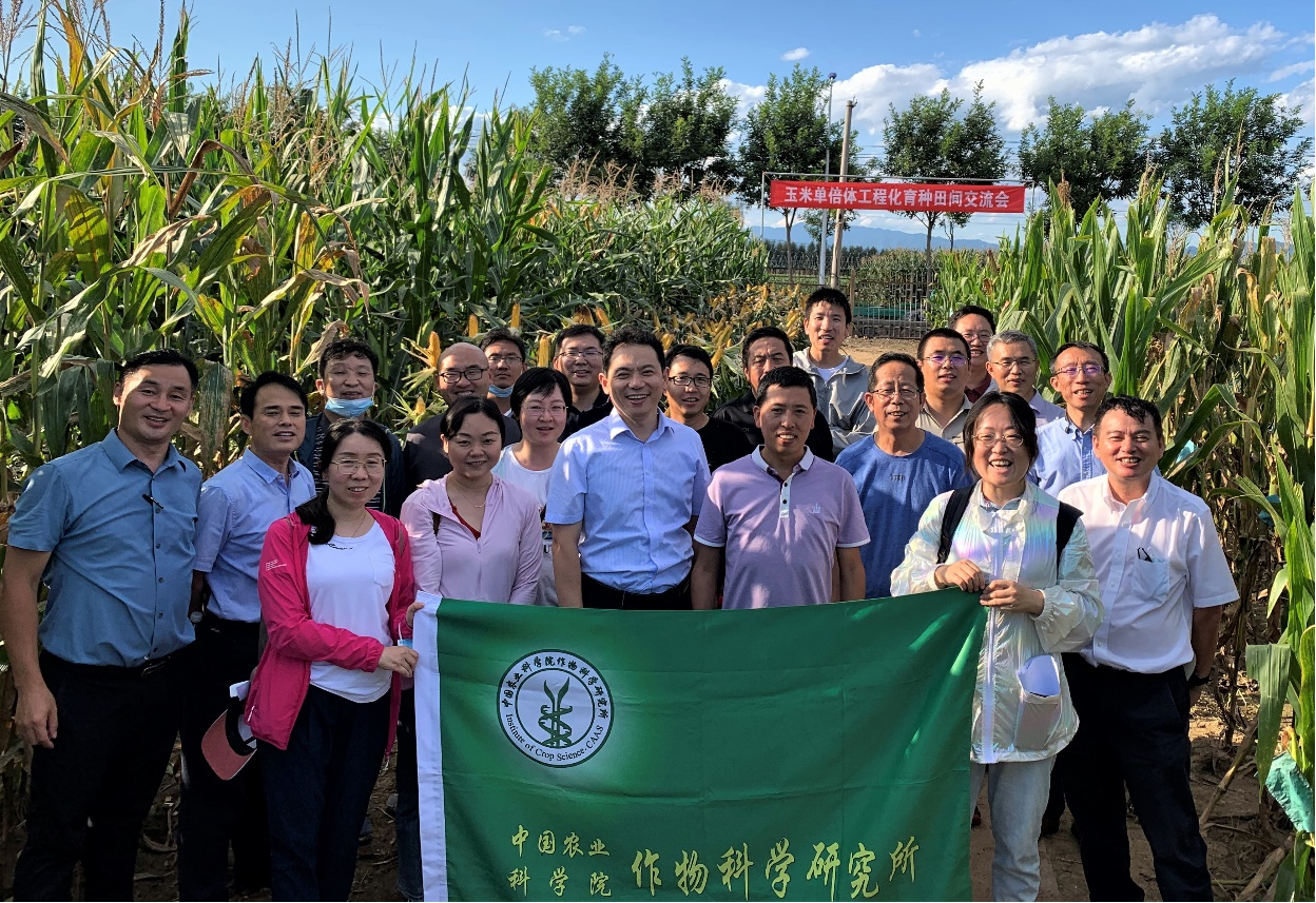 农业科学发现大模型大幅提升科研人员研发效率
