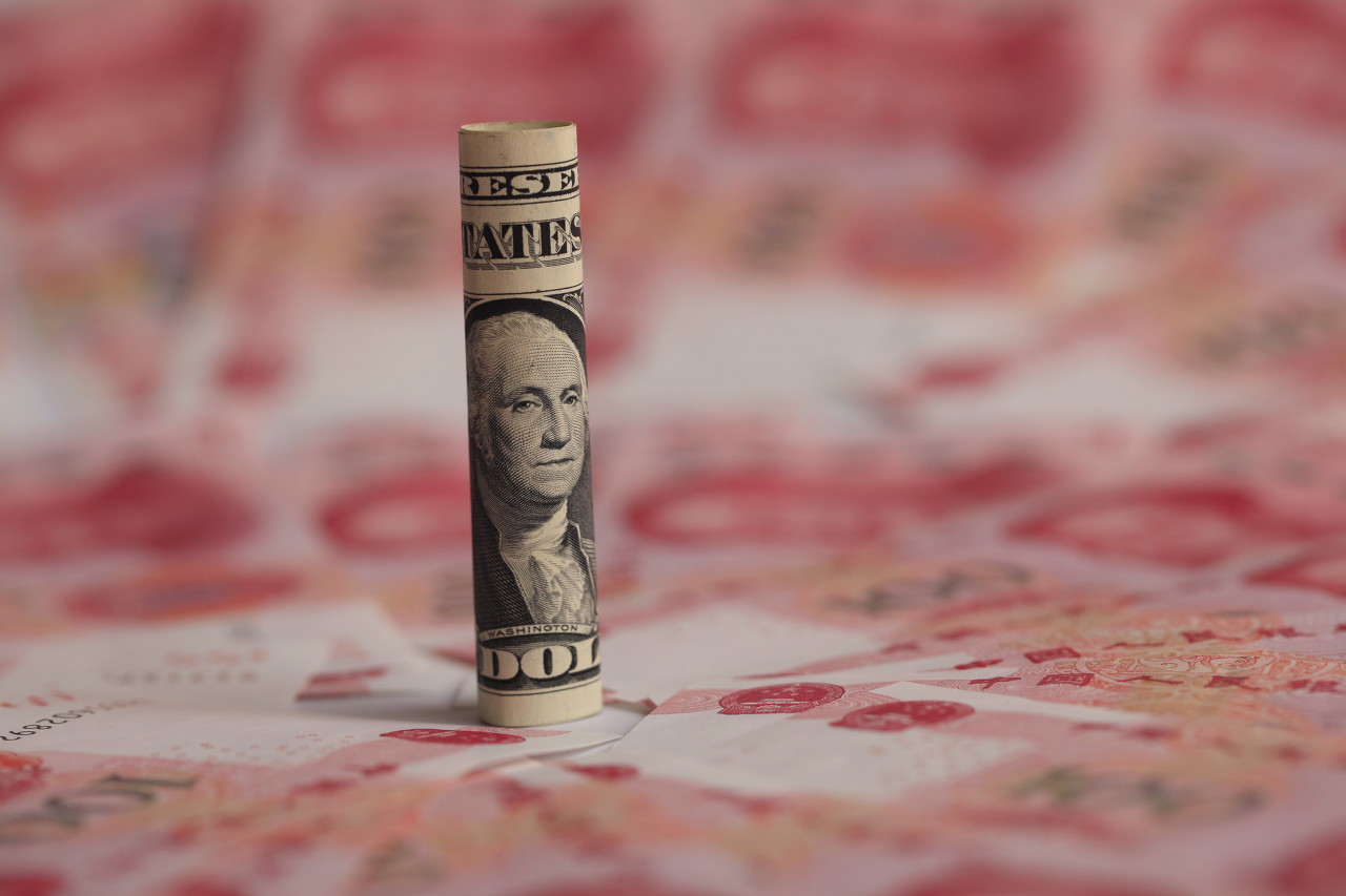 人民币兑美元中间价报7.1118 调贬41点