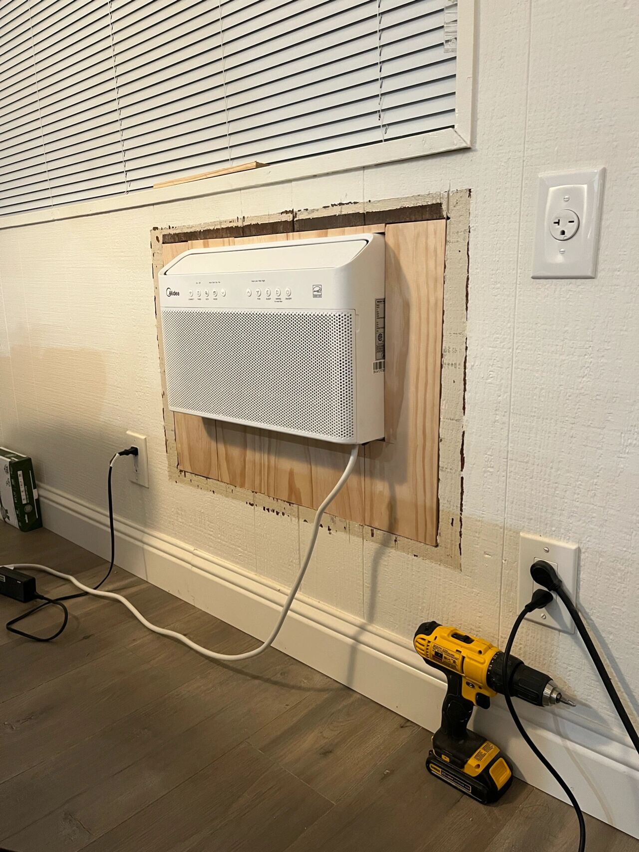 美的集团获得发明专利授权：“窗式空调器”