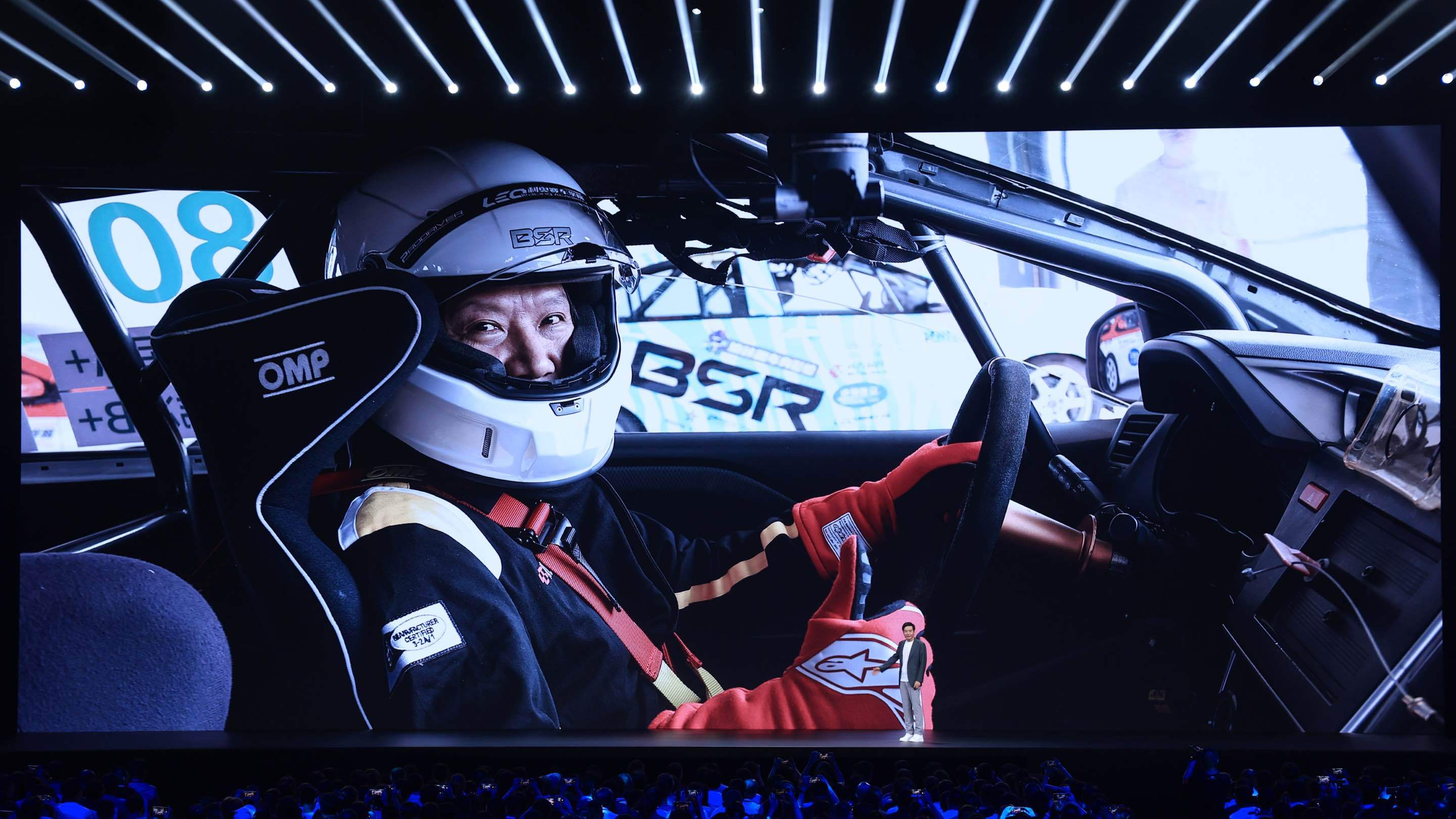 雷军“带货”的理想i6，帮李想打响纯电市场走量之战