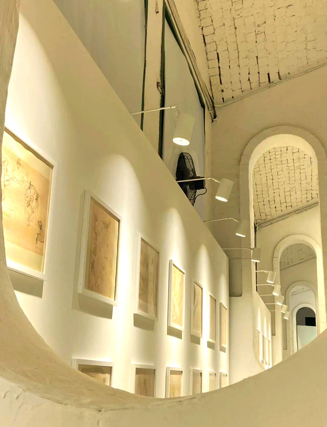 艺术瑰宝齐聚：达利149件真迹即将闪耀上海外滩老市府