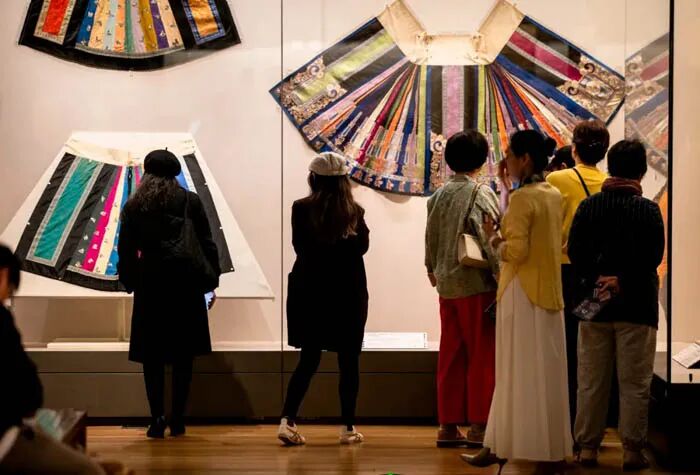 裙裳华彩――马面裙的古韵今风 | 清华大学艺术博物馆新展